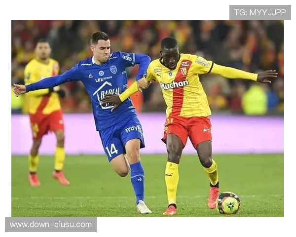 昂热0-1不敌朗斯,领头羊客场稳健取胜 昂热0-1不敌朗斯,领头羊客场稳健取胜