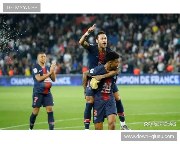 巴黎圣日耳曼5-0大胜背后的战术板：高位逼抢与边路突击的有效结合